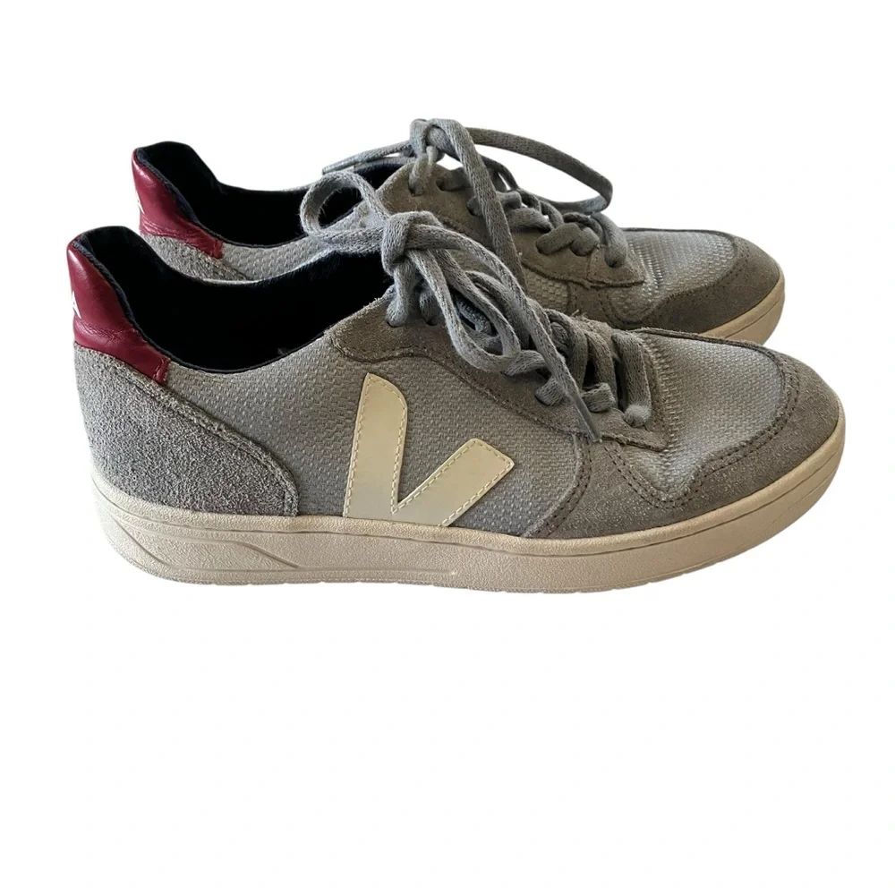 Veja V-10-B-MESH Sneakers in White &‎ Red 7
